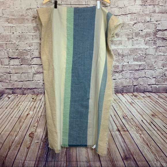 Lauren Conrad Blue Beige Striped Fringe Shawl Blanket Scarf NWOT - Picture 5 of 13